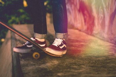 De oldschool allure van Vans: Waarom dit iconische merk nog steeds populair is