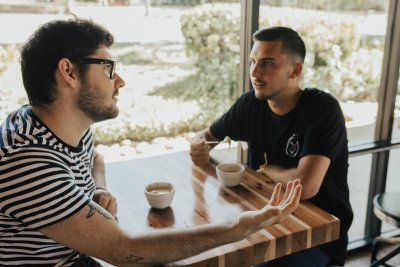 Waarom jouw partner niet je enige vriend mag zijn