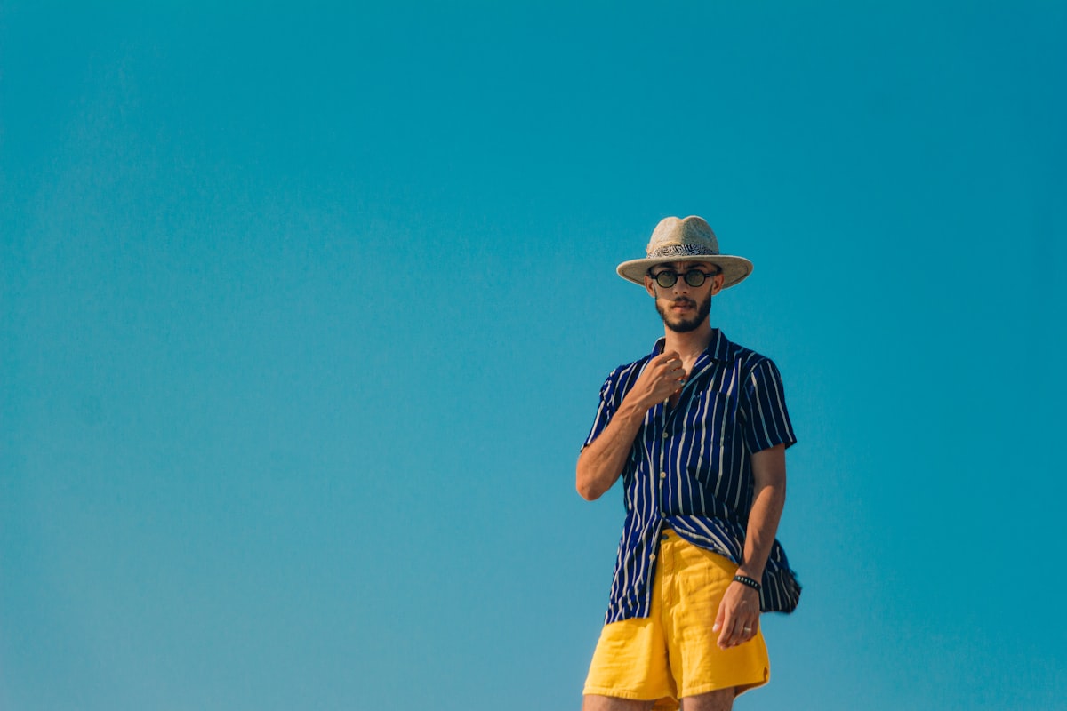 Waarom je shorts niet onder de knie horen te komen